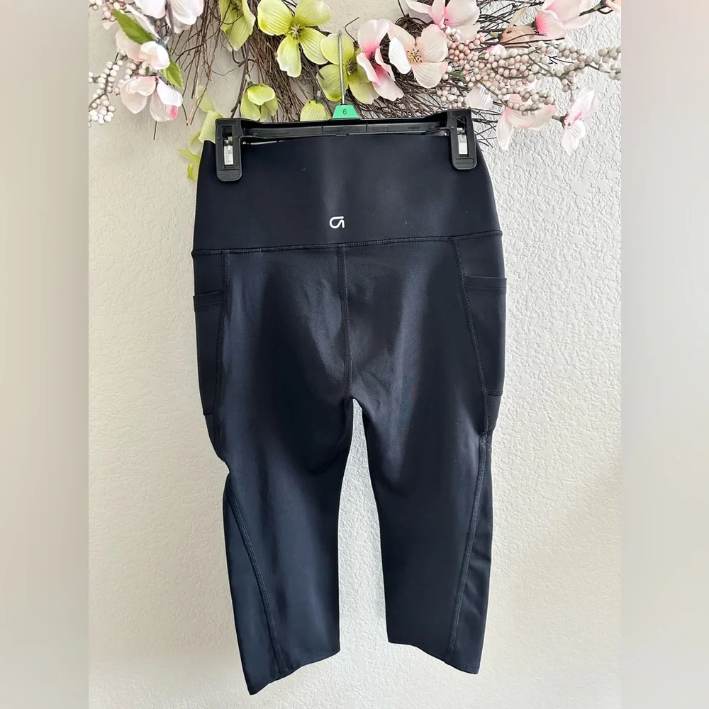 Gap Fit sculpt compression crop leggings size XS